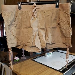 Bongo khaki shorts size 26W